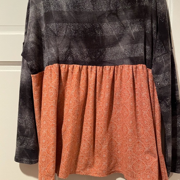 Top - Picture 1 of 3